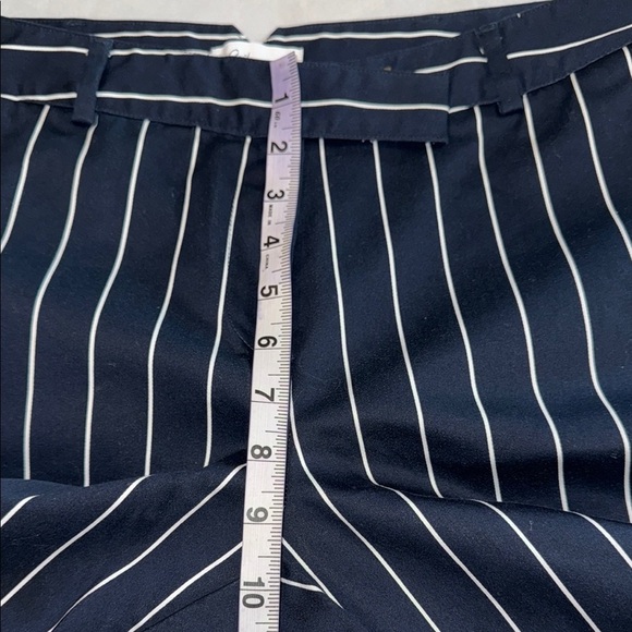 Reitmans Blue and White Pin Stripe Flat Front Shorts with Pockets - Picture 6 of 13
